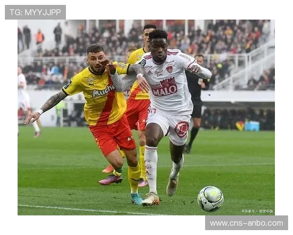 机构赋予巴黎72%概率主场胜朗斯，历史交锋心理占优。